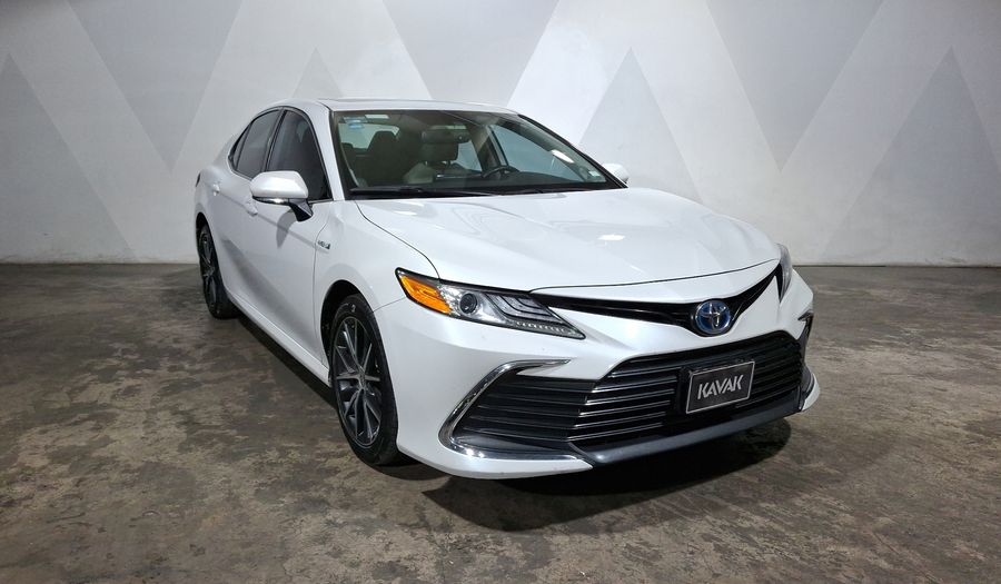 Toyota Camry 2.5 HEV XLE AUTO Sedan 2021