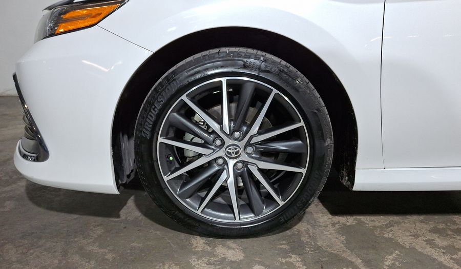 Toyota Camry 2.5 HEV XLE AUTO Sedan 2021