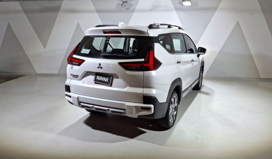 Mitsubishi Xpander 1.5 CROSS AUTO Minivan 2024