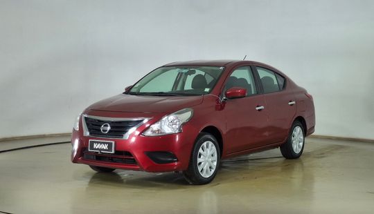 Nissan • Versa
