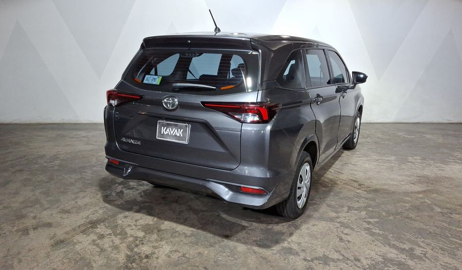 Toyota Avanza 1.5 XLE CVT Minivan 2023