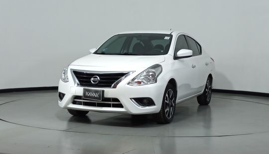 Nissan • Versa