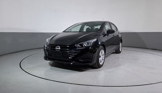 Nissan • Versa