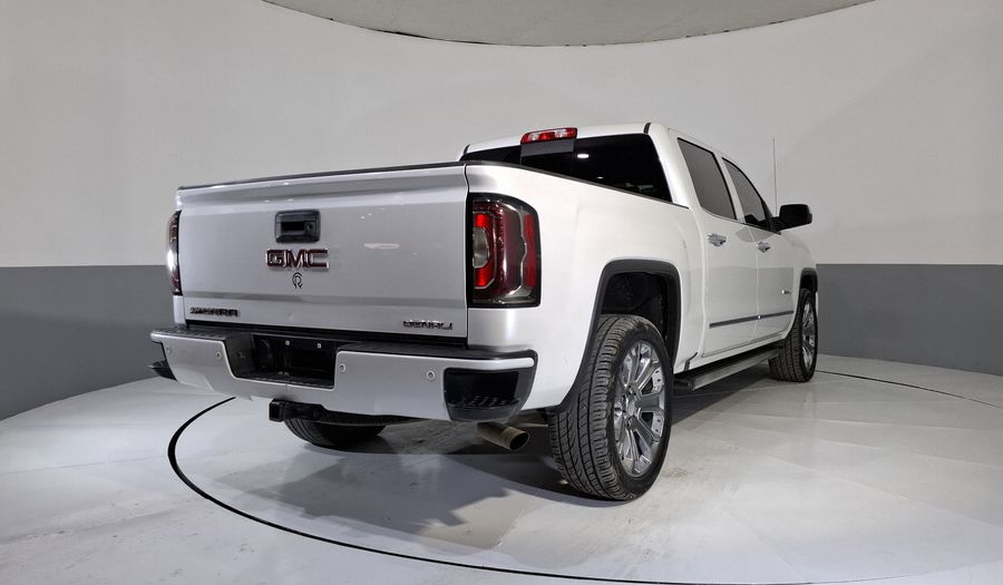 Gmc Sierra 6.2 DENALI E AT 4WD Pickup 2017