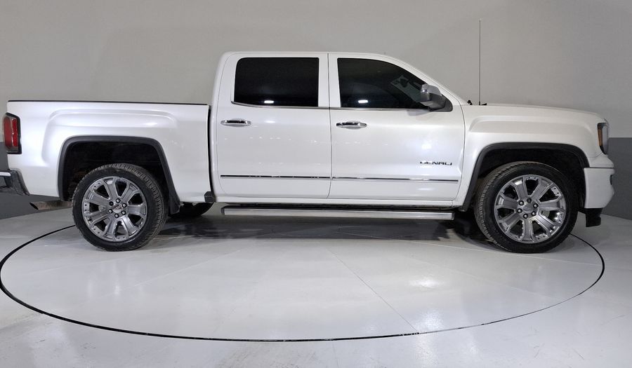 Gmc Sierra 6.2 DENALI E AT 4WD Pickup 2017
