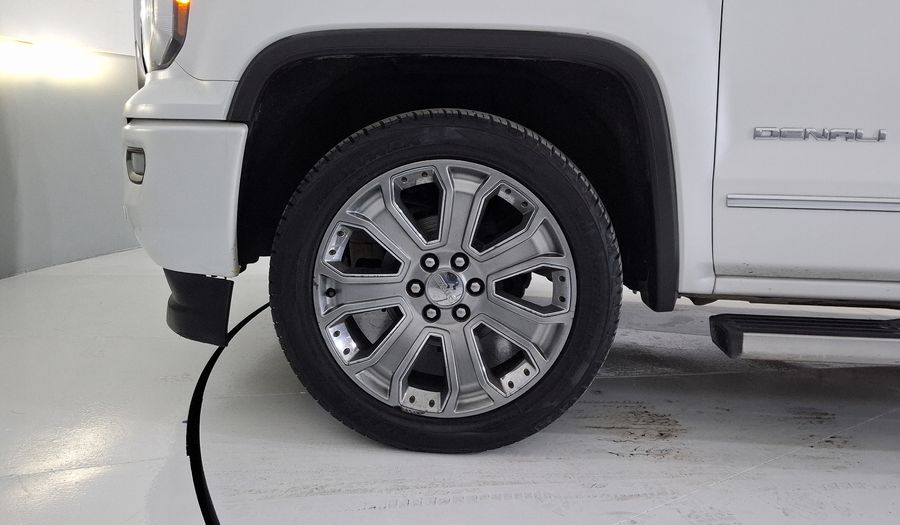 Gmc Sierra 6.2 DENALI E AT 4WD Pickup 2017