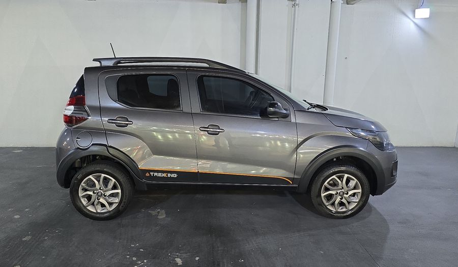 Fiat Mobi 1.0 TREKKING Hatchback 2024