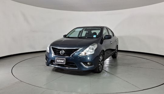 Nissan • Versa