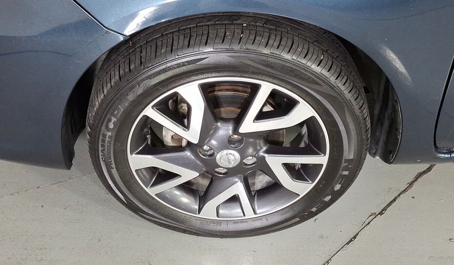Nissan Versa 1.6 EXCLUSIVE AUTO Sedan 2017