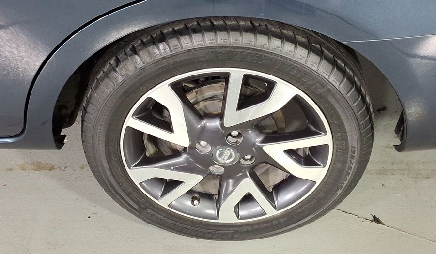 Nissan Versa 1.6 EXCLUSIVE AUTO Sedan 2017