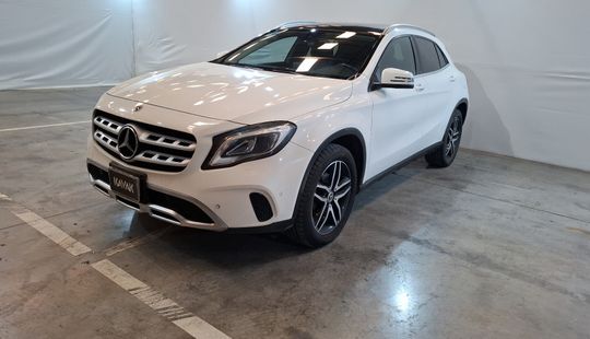 Mercedes Benz • Clase GLA