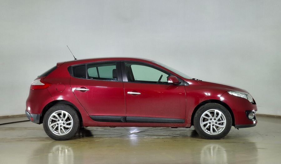 Renault Megane 2.0 16V DYNAMIQUE Hatchback 2014