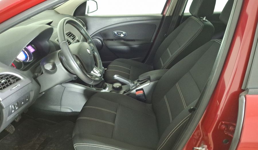 Renault Megane 2.0 16V DYNAMIQUE Hatchback 2014