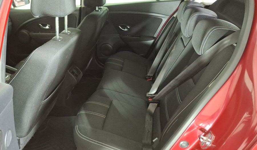 Renault Megane 2.0 16V DYNAMIQUE Hatchback 2014