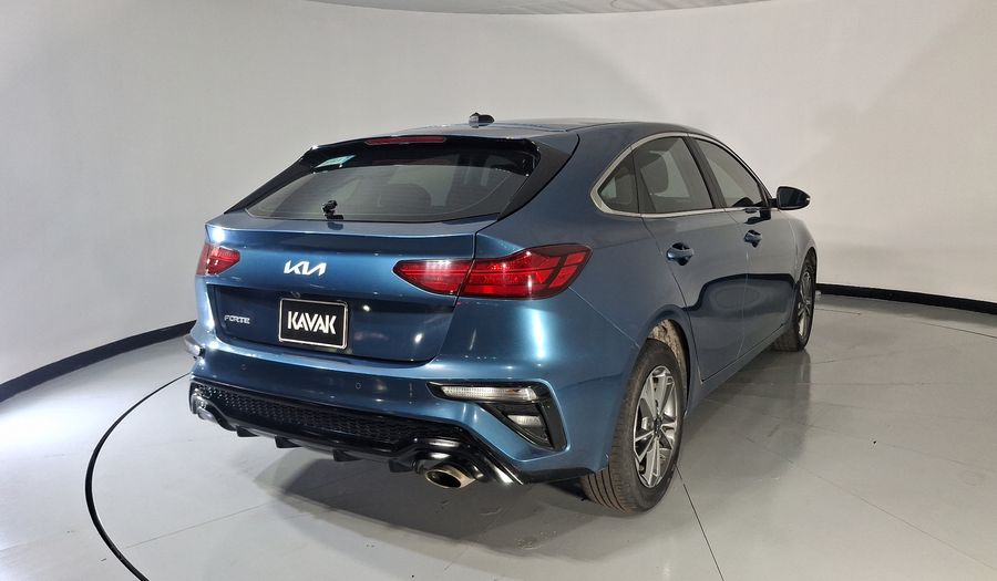 Kia Forte 2.0 EX IVT Hatchback 2022