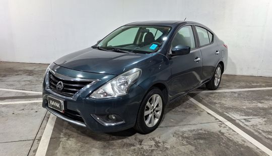 Nissan • Versa