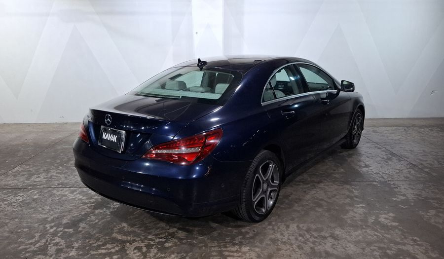 Mercedes Benz Clase Cla 1.6 CLA 200 SPORT AT Coupe 2017