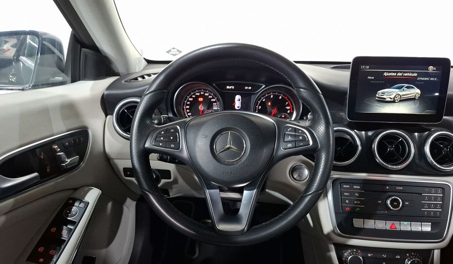 Mercedes Benz Clase Cla 1.6 CLA 200 SPORT AT Coupe 2017