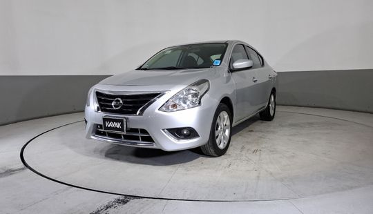Nissan • Versa