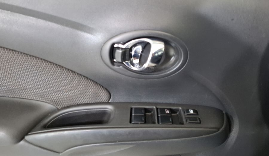 Nissan Versa 1.6 ADVANCE TA AC Sedan 2016