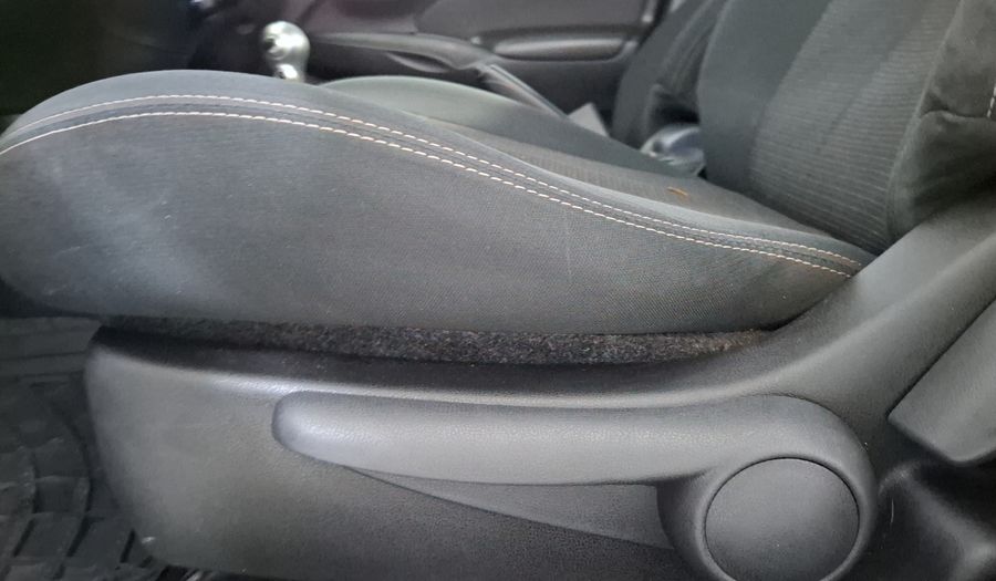 Nissan Versa 1.6 ADVANCE TA AC Sedan 2016