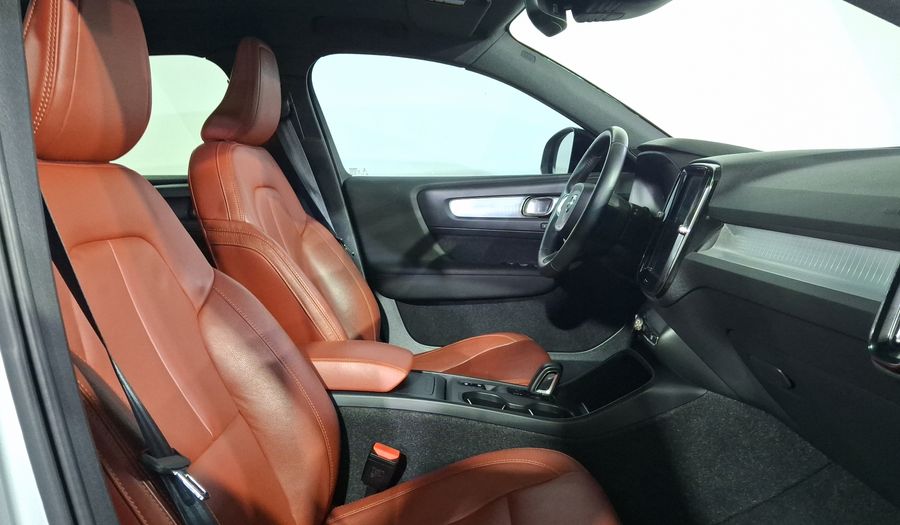 Volvo Xc40 2.0 MOMENTUM T5 AUTO 4WD Suv 2019