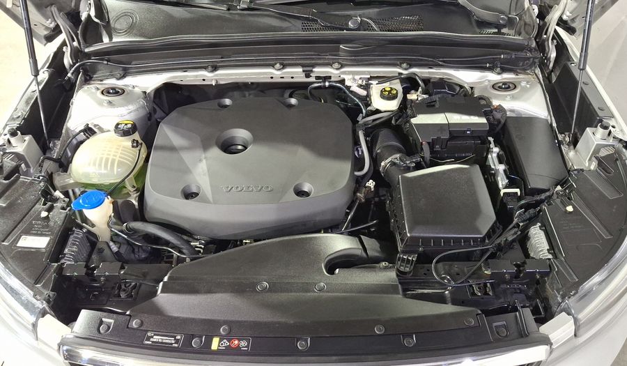 Volvo Xc40 2.0 MOMENTUM T5 AUTO 4WD Suv 2019
