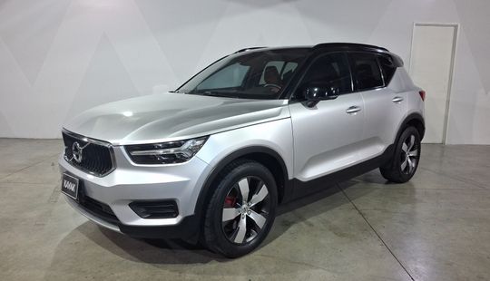 Volvo • XC40