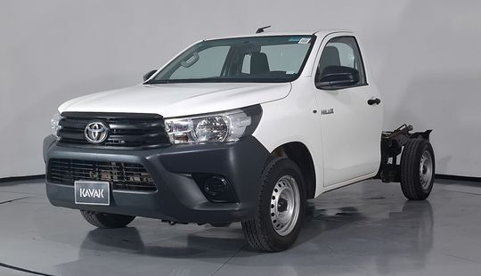 Toyota • Hilux