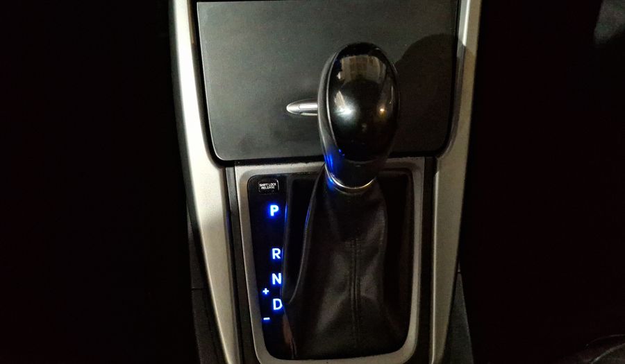 Hyundai Elantra 1.8 LIMITED TECH NAVI AT Sedan 2016