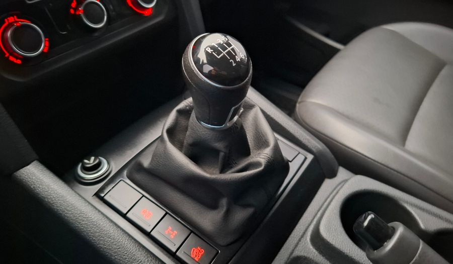 Volkswagen Amarok 2.0 TDI 140CV TRENDLINE 4X2 Pickup 2019