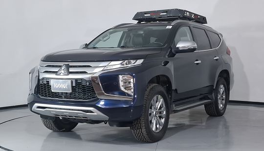 Mitsubishi • Montero