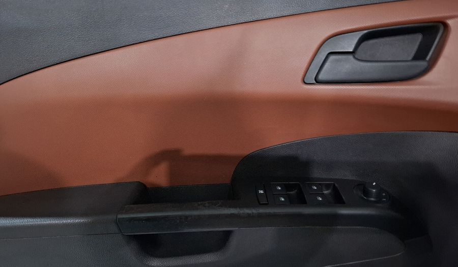 Chevrolet Sonic 1.6 MT D LT Sedan 2015