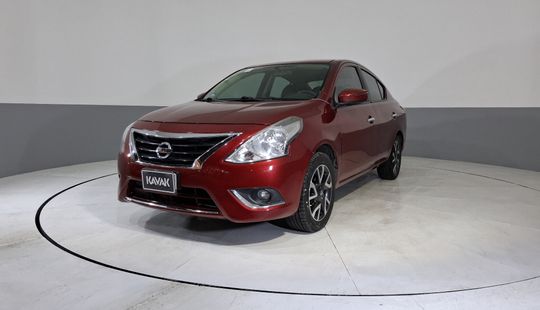 Nissan • Versa