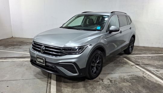 Volkswagen • Tiguan