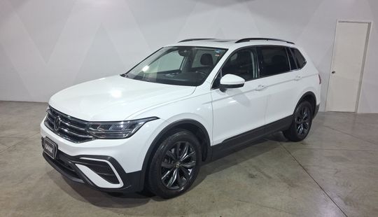 Volkswagen • Tiguan