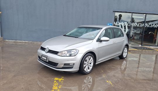 Volkswagen • Golf