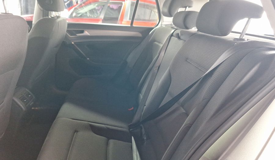 Volkswagen Golf 1.6 MSI AUTO Hatchback 2017