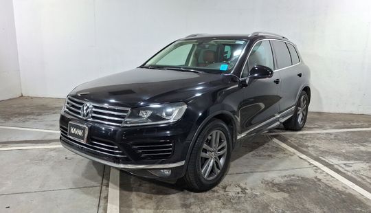 Volkswagen • Touareg