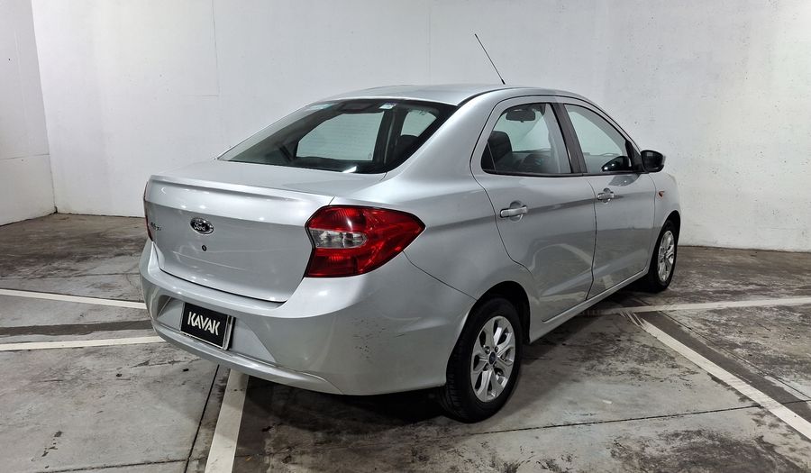 Ford Figo 1.5 FIGO TITANIUM AT Sedan 2017