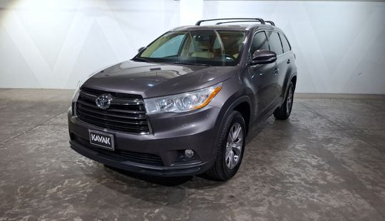 Toyota • Highlander