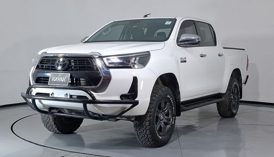 Toyota • Hilux