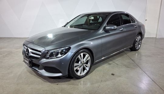 Mercedes Benz • Clase C