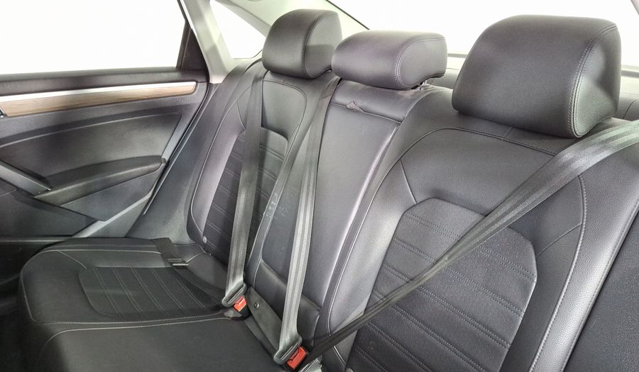 Volkswagen Passat 2.5 SPORTLINE Sedan 2017