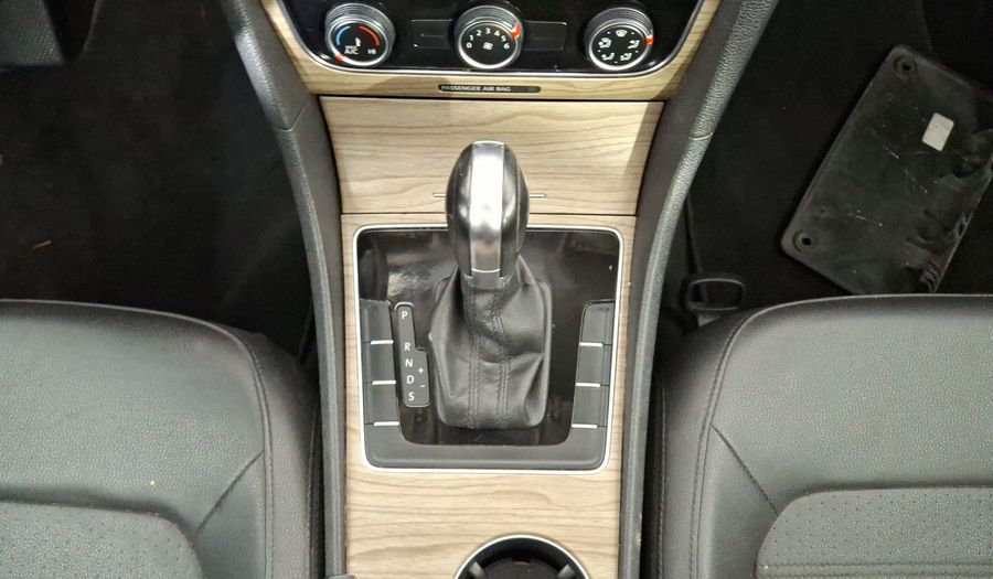 Volkswagen Passat 2.5 SPORTLINE Sedan 2017