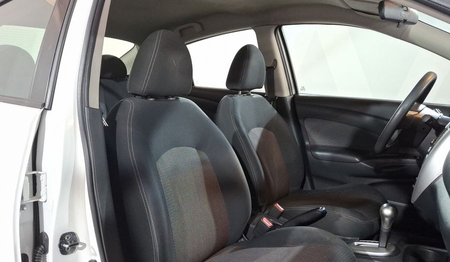 Nissan Versa 1.6 ADVANCE TA AC Sedan 2015