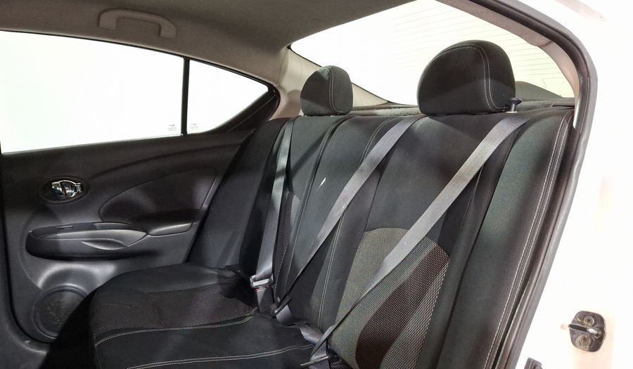 Nissan Versa 1.6 ADVANCE TA AC Sedan 2015