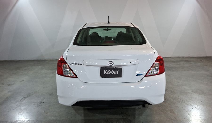 Nissan Versa 1.6 ADVANCE TA AC Sedan 2015