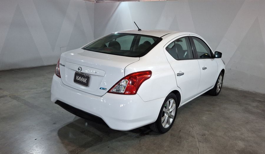 Nissan Versa 1.6 ADVANCE TA AC Sedan 2015