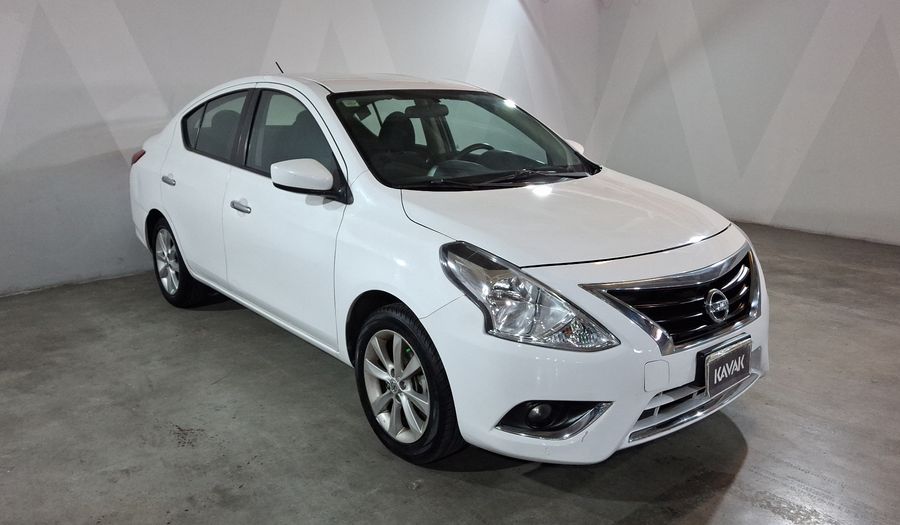 Nissan Versa 1.6 ADVANCE TA AC Sedan 2015